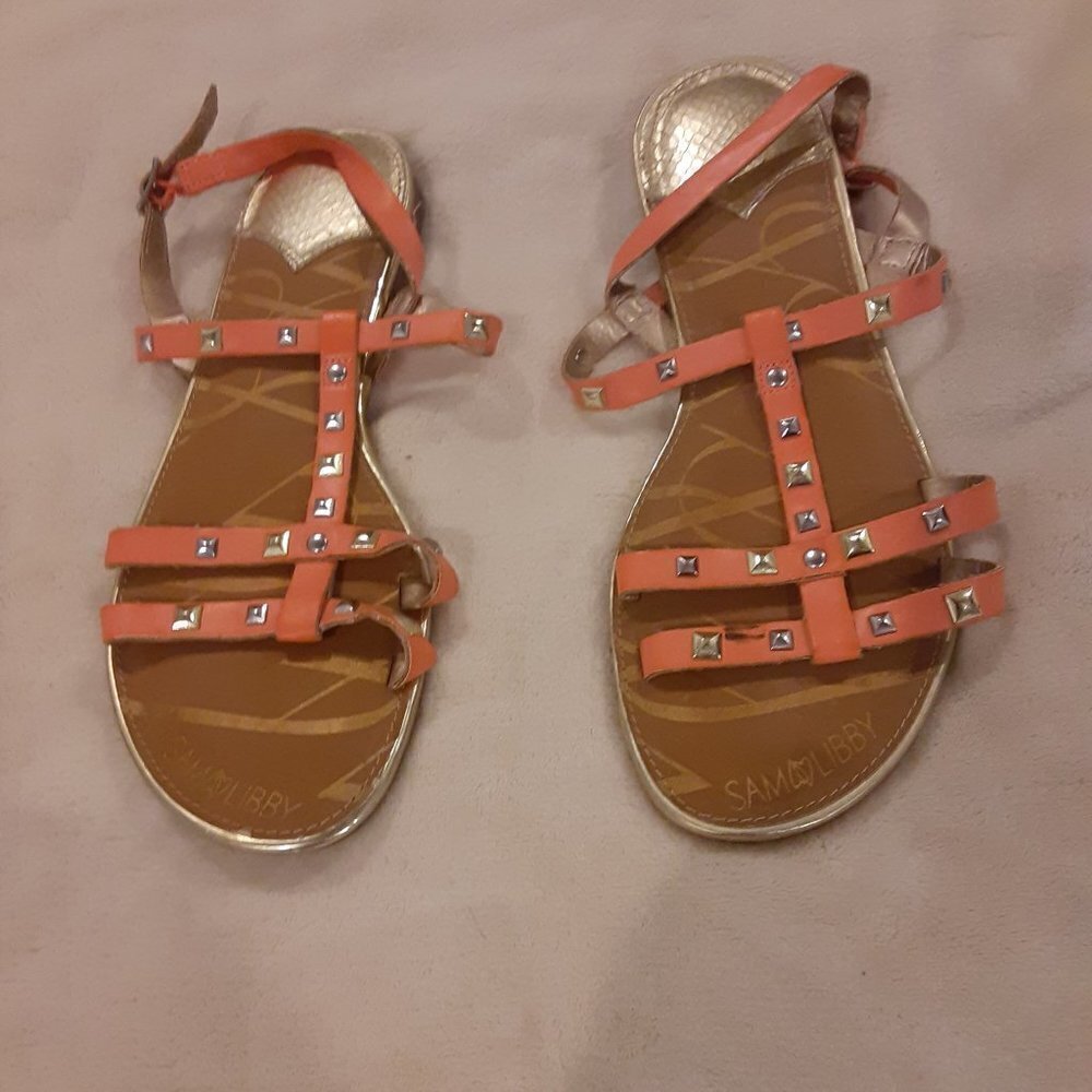 Sam & Libby Size 7.5 Orange T-Strap Sandals w/Silver Trim & Buckle Angles